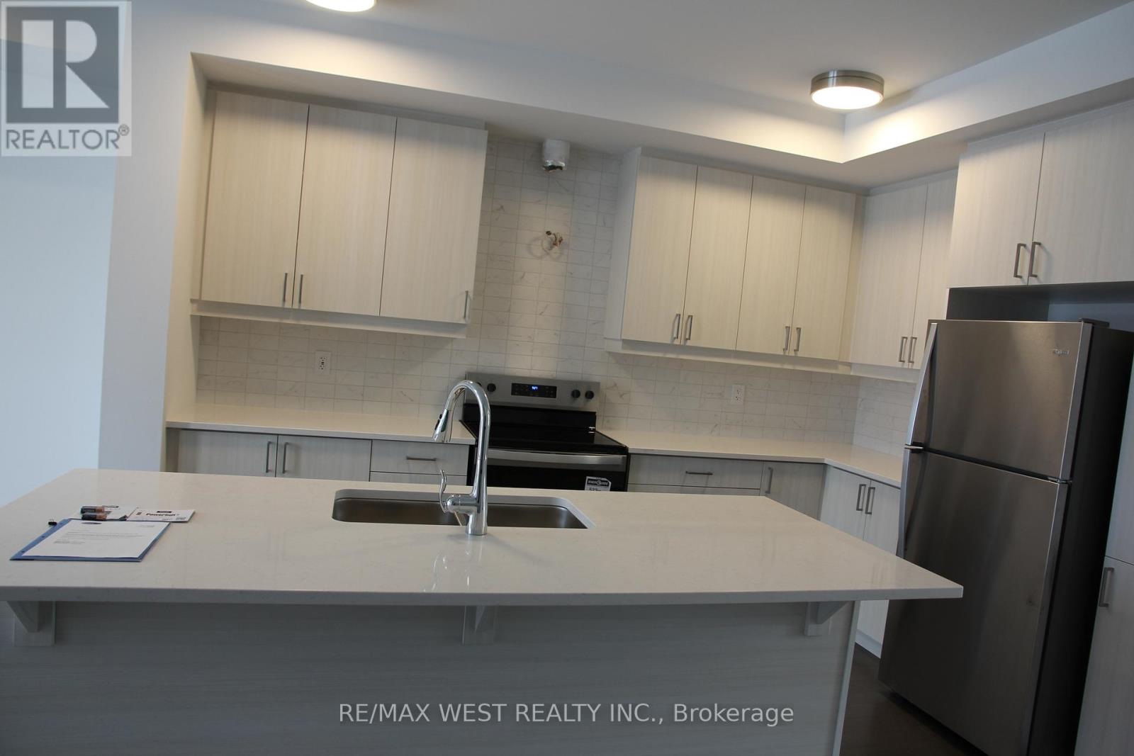 4124 Raybria Way, Mississauga, Ontario  L5M 2S8 - Photo 3 - W13514718