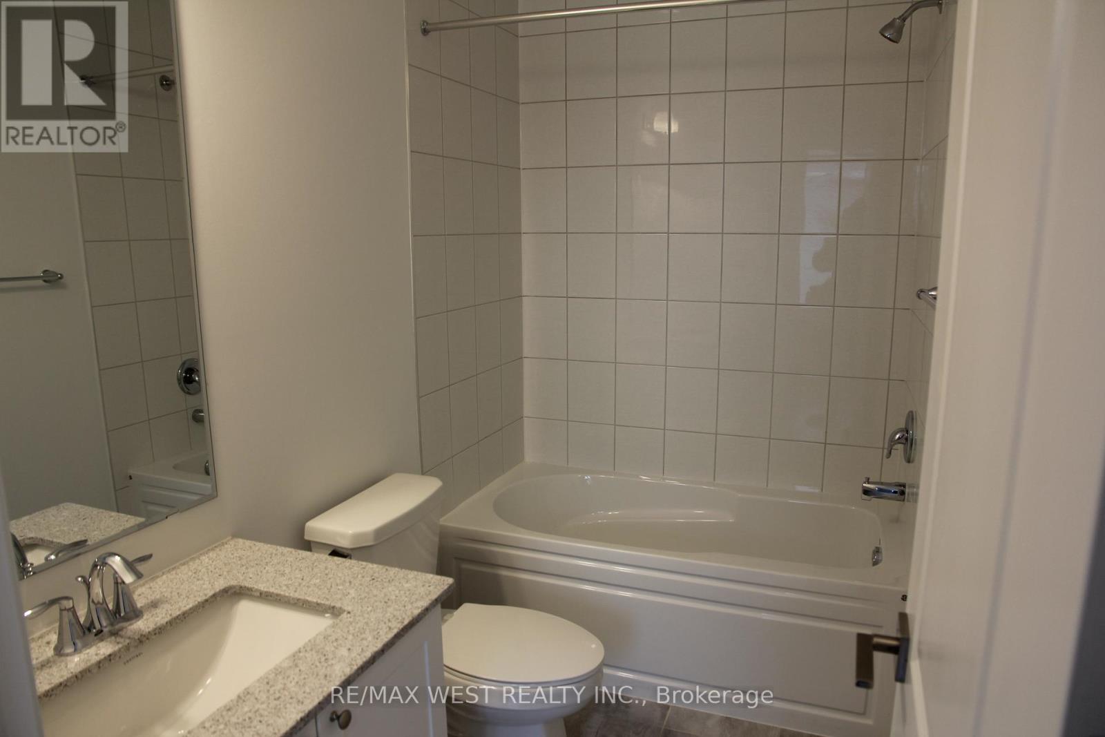 4124 Raybria Way, Mississauga, Ontario  L5M 2S8 - Photo 4 - W13514718