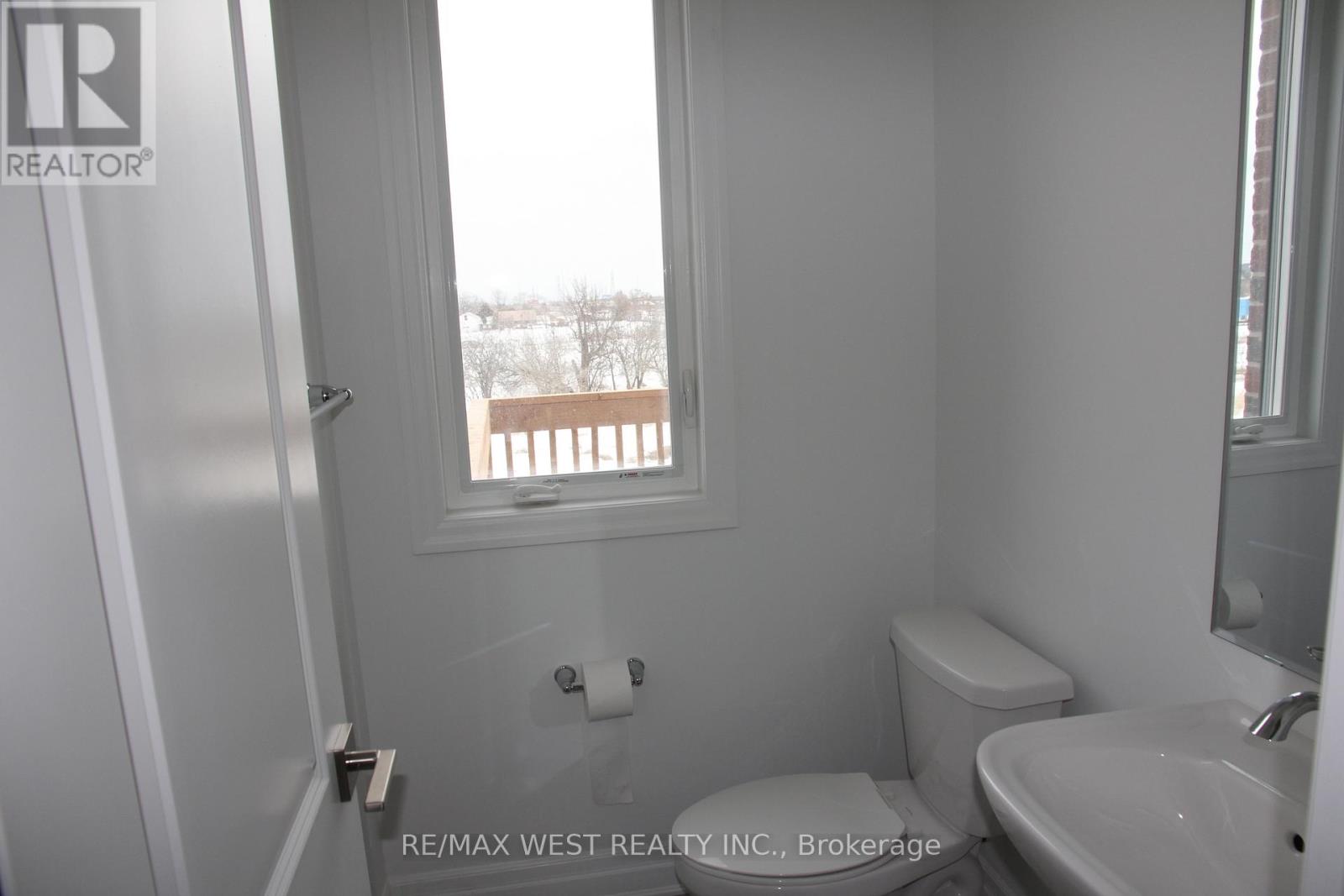 4124 Raybria Way, Mississauga, Ontario  L5M 2S8 - Photo 9 - W13514718