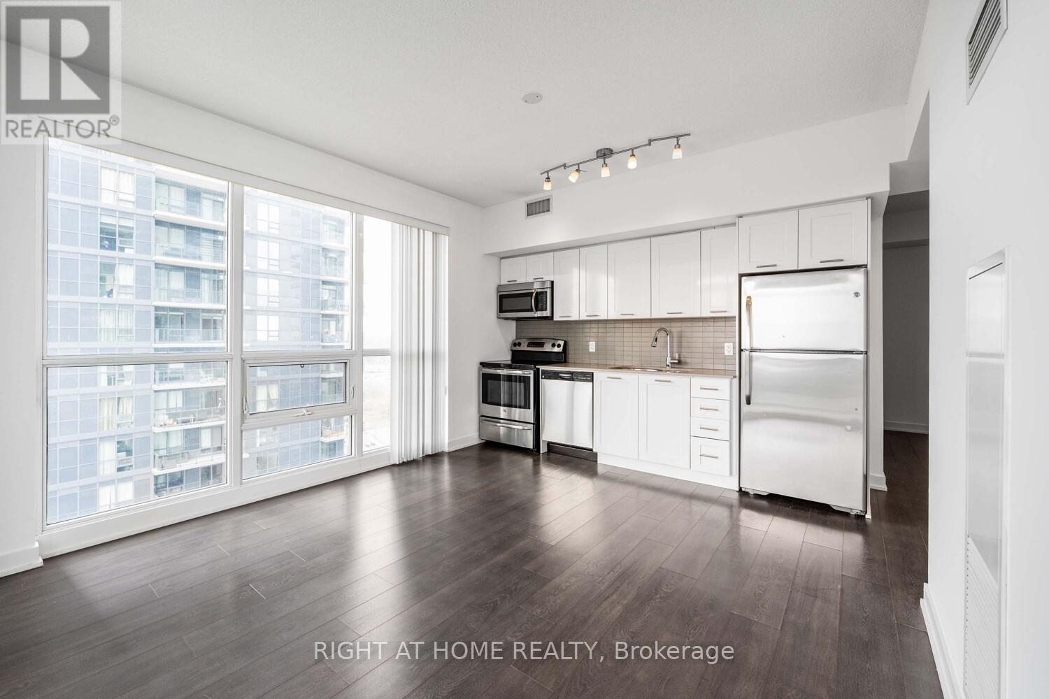 2806 - 2212 Lake Shore Boulevard W, Toronto, Ontario  M8V 0C2 - Photo 4 - W13514742