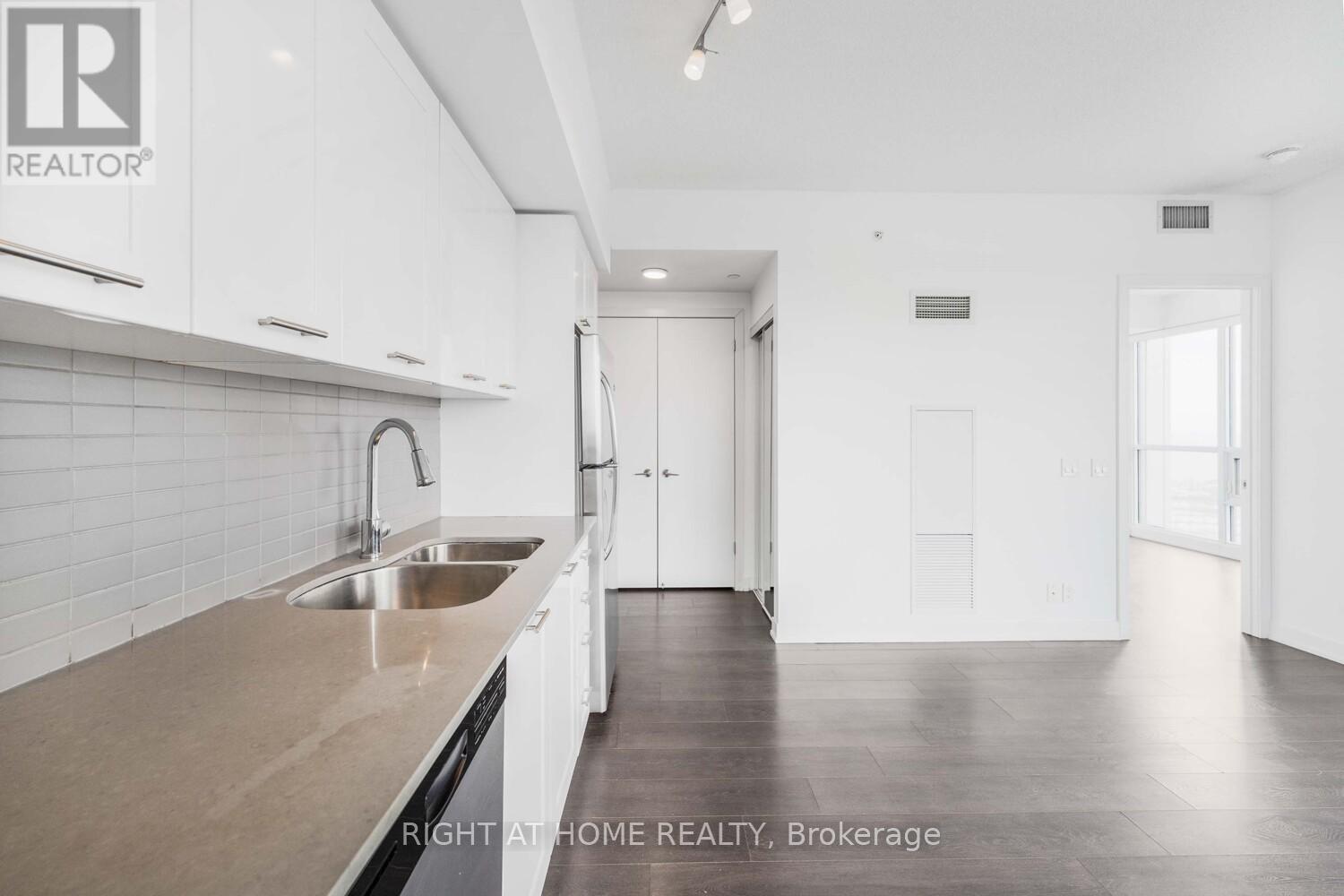 2806 - 2212 Lake Shore Boulevard W, Toronto, Ontario  M8V 0C2 - Photo 8 - W13514742
