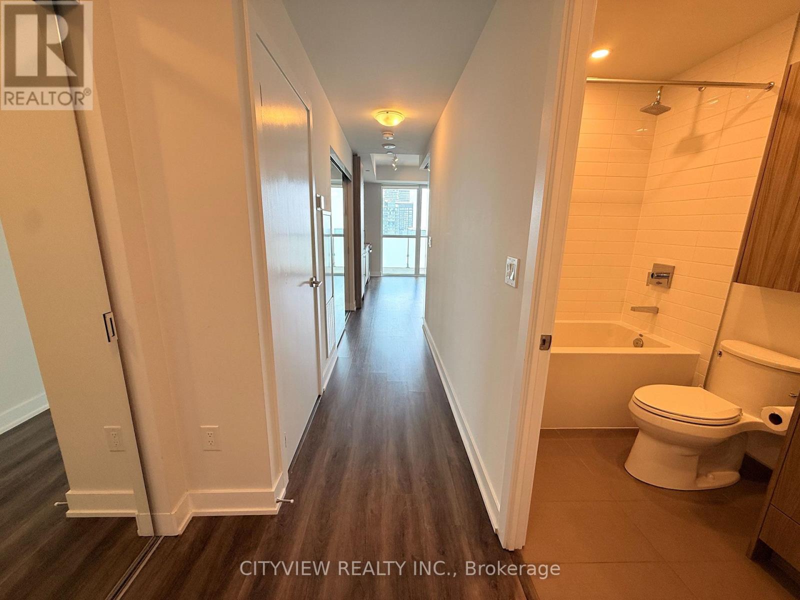 3904 - 430 Square One Drive, Mississauga, Ontario  L5B 0L6 - Photo 2 - W13514778