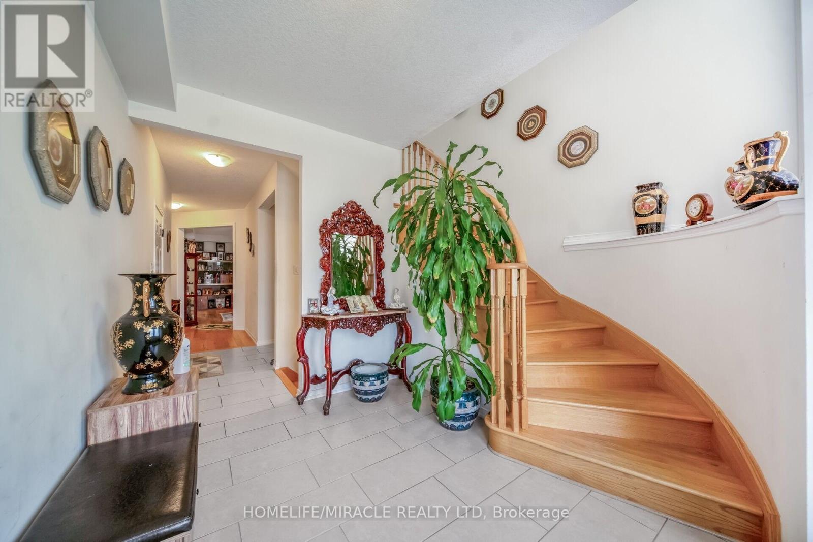 14 Abercrombie Crescent, Brampton, Ontario  L7A 4N1 - Photo 4 - W13514948