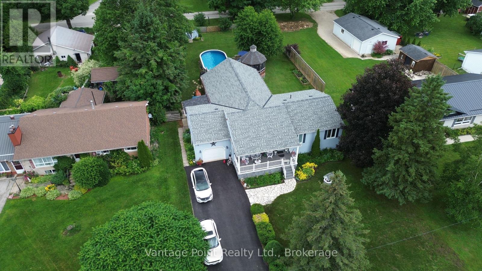 113 Glenwood Place, West Grey, Ontario  N0C 1H0 - Photo 2 - X12991802
