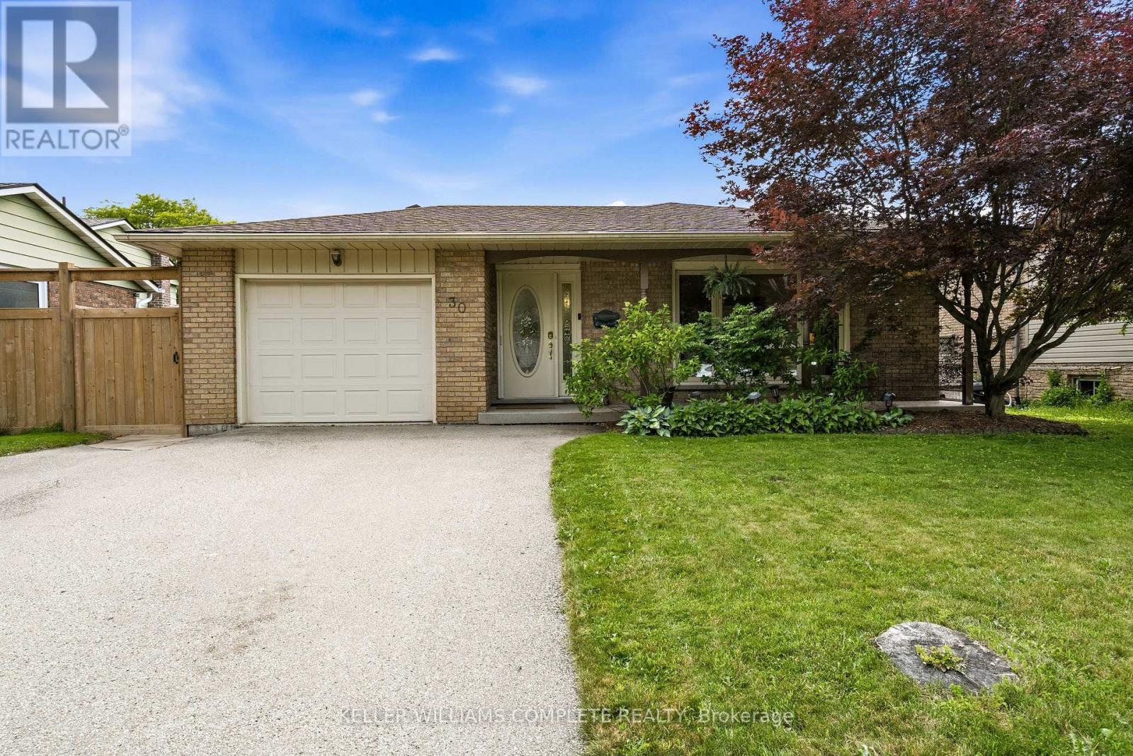 30 GREENWOOD TRAIL, Brantford, Ontario