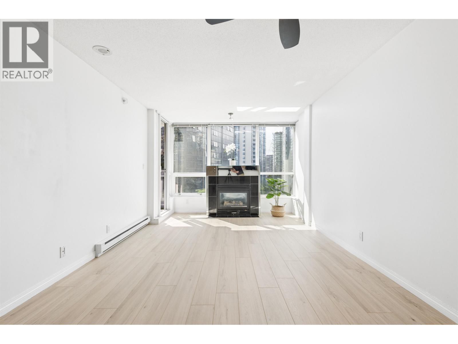 903 1328 W Pender Street, Vancouver, British Columbia  V6E 4T1 - Photo 5 - R3141620