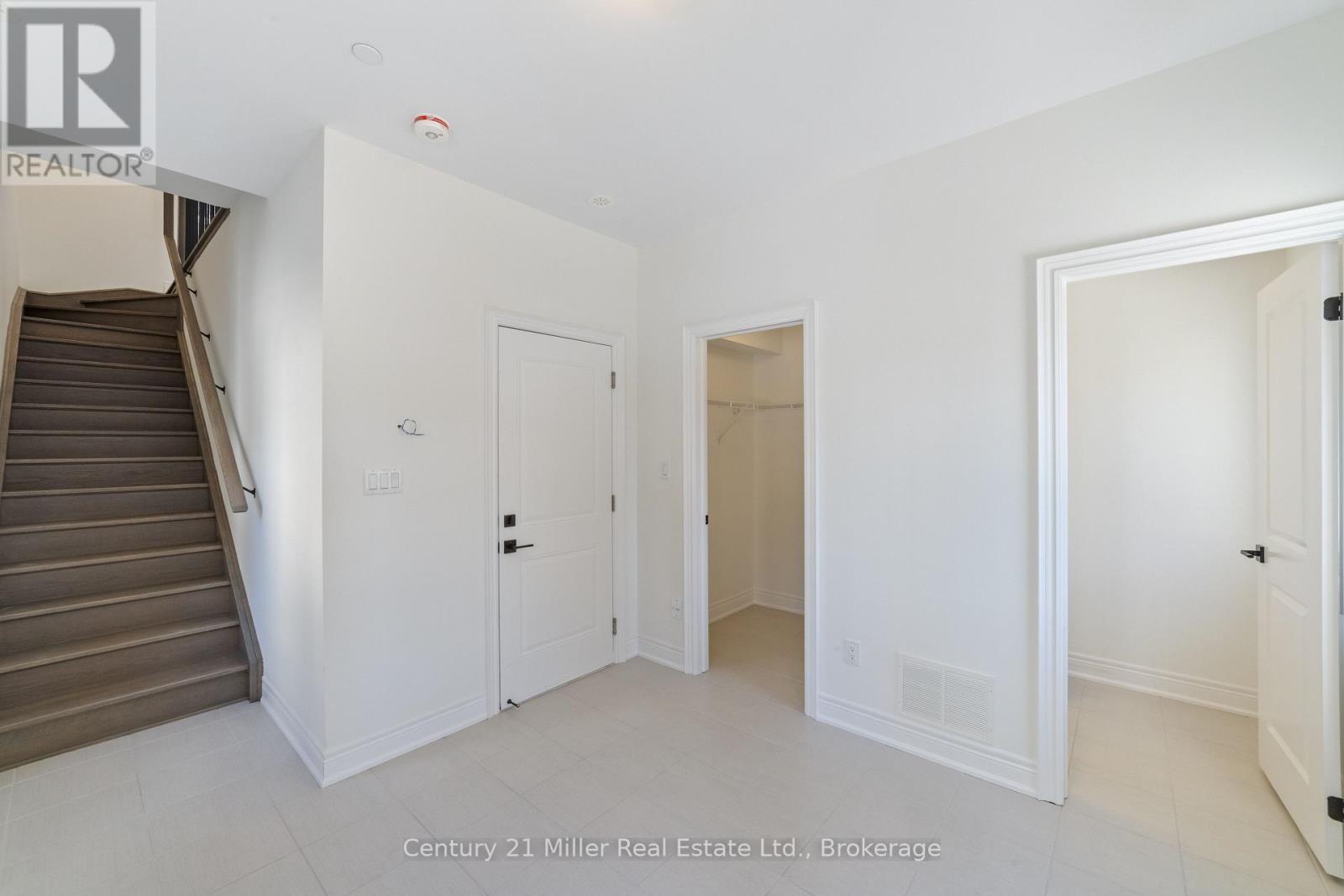 36 - 260 Melody Common, Oakville, Ontario  L6H 8A5 - Photo 5 - W12649202