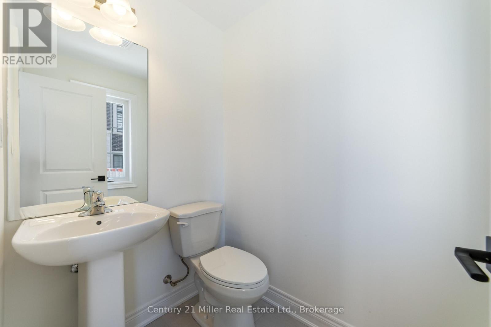 36 - 260 Melody Common, Oakville, Ontario  L6H 8A5 - Photo 4 - W12649202