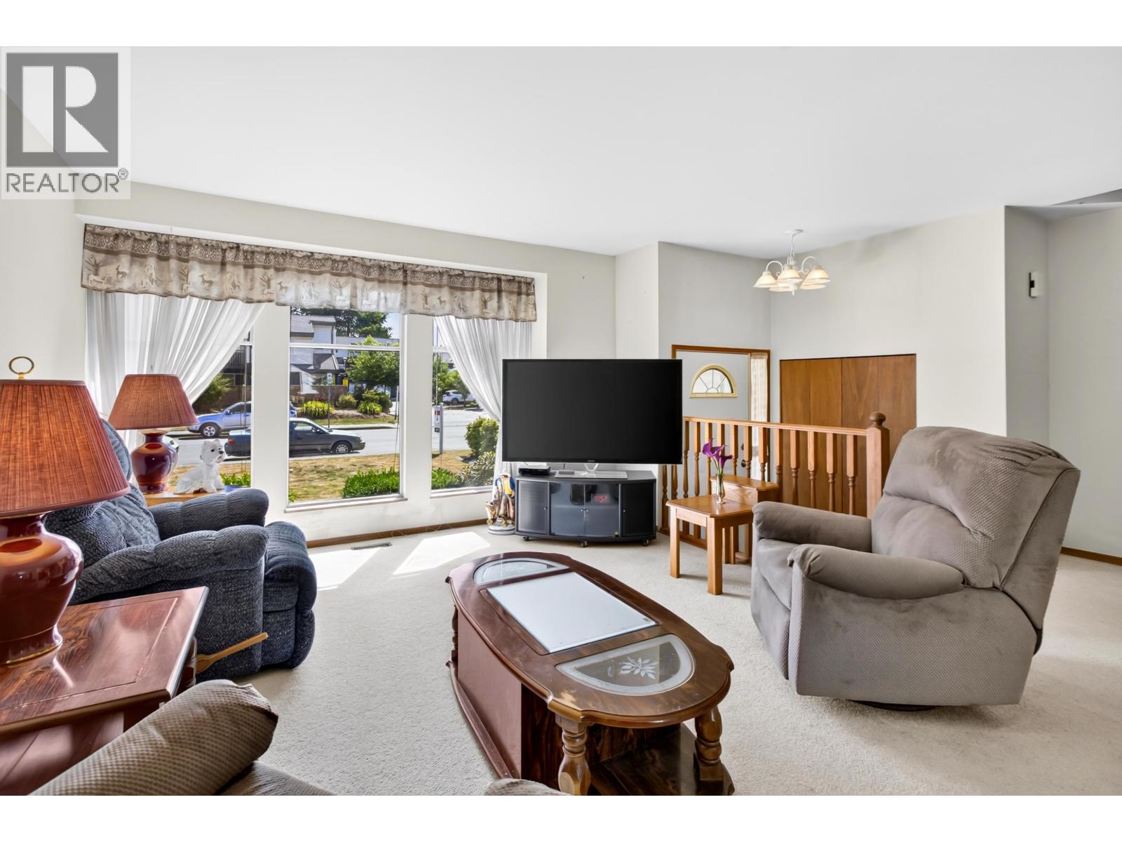 12125 189a Street, Pitt Meadows, British Columbia  V3Y 2K5 - Photo 4 - R3141964