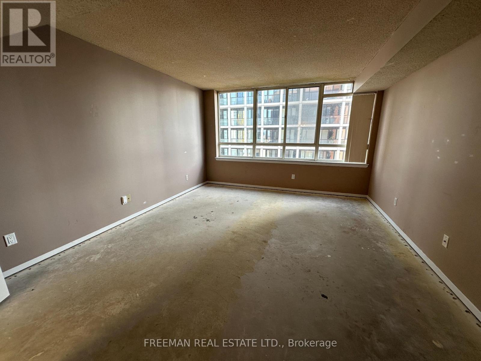 2405 - 633 Bay Street, Toronto, Ontario  M5G 2G4 - Photo 10 - C12953544