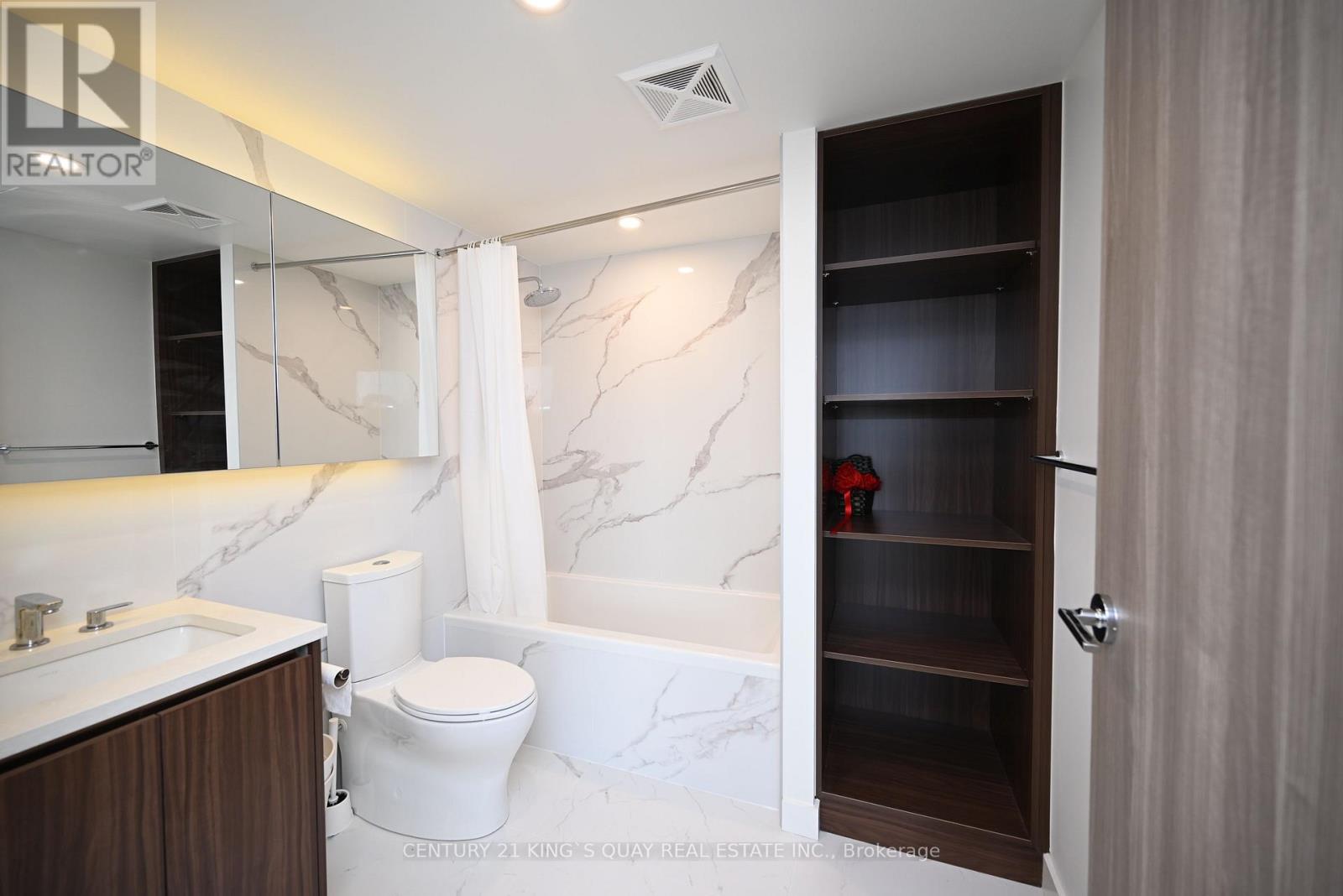 1021 - 3 Concord Cityplace Way, Toronto, Ontario  M5V 0X4 - Photo 17 - C13515388