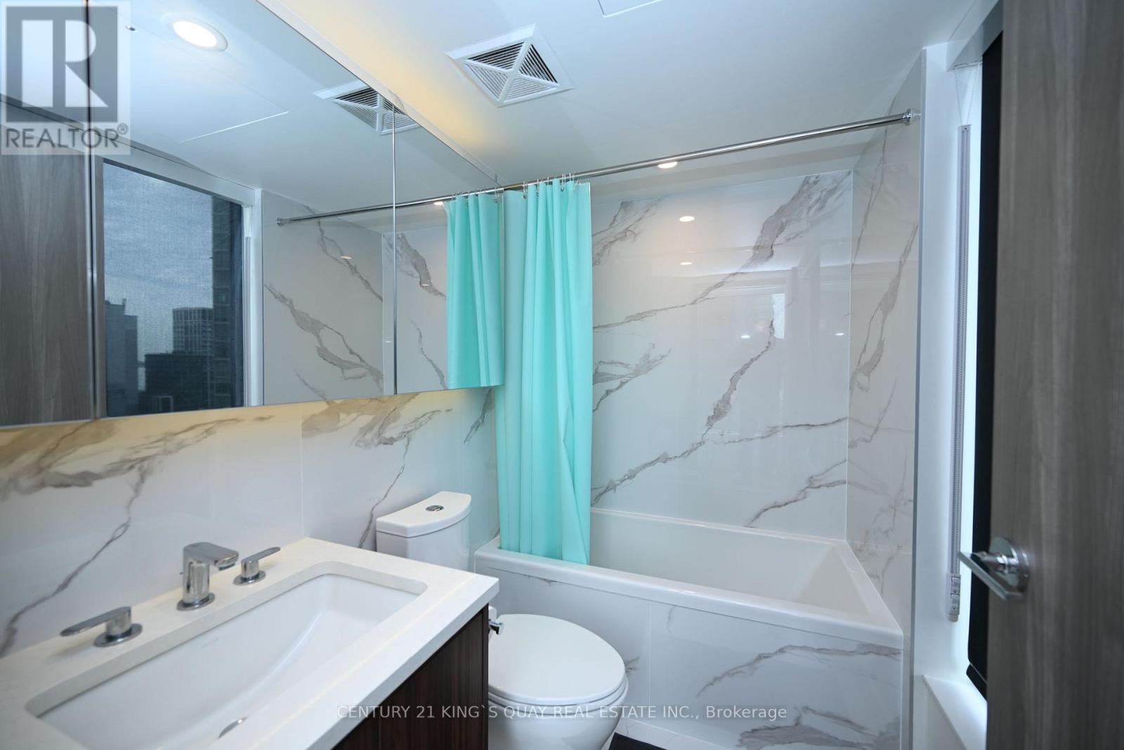 1021 - 3 Concord Cityplace Way, Toronto, Ontario  M5V 0X4 - Photo 18 - C13515388