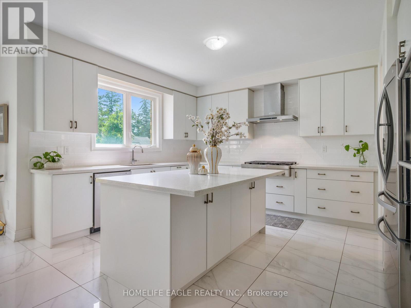 245 Danny Wheeler Boulevard, Georgina, Ontario  L4P 0J8 - Photo 10 - N13515226