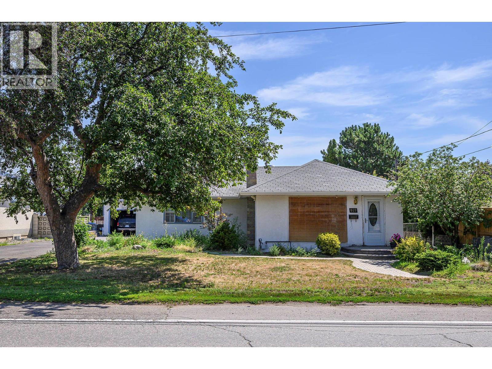 919 SCHREINER Street