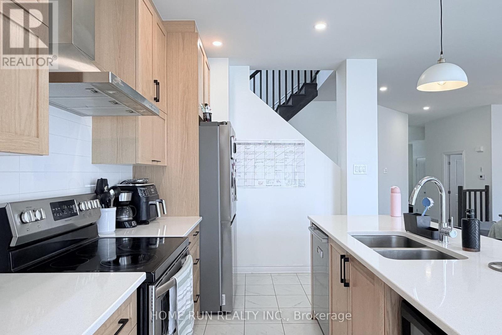 535 Honeylocust Avenue, Ottawa, Ontario  K2V 0L8 - Photo 10 - X13515362