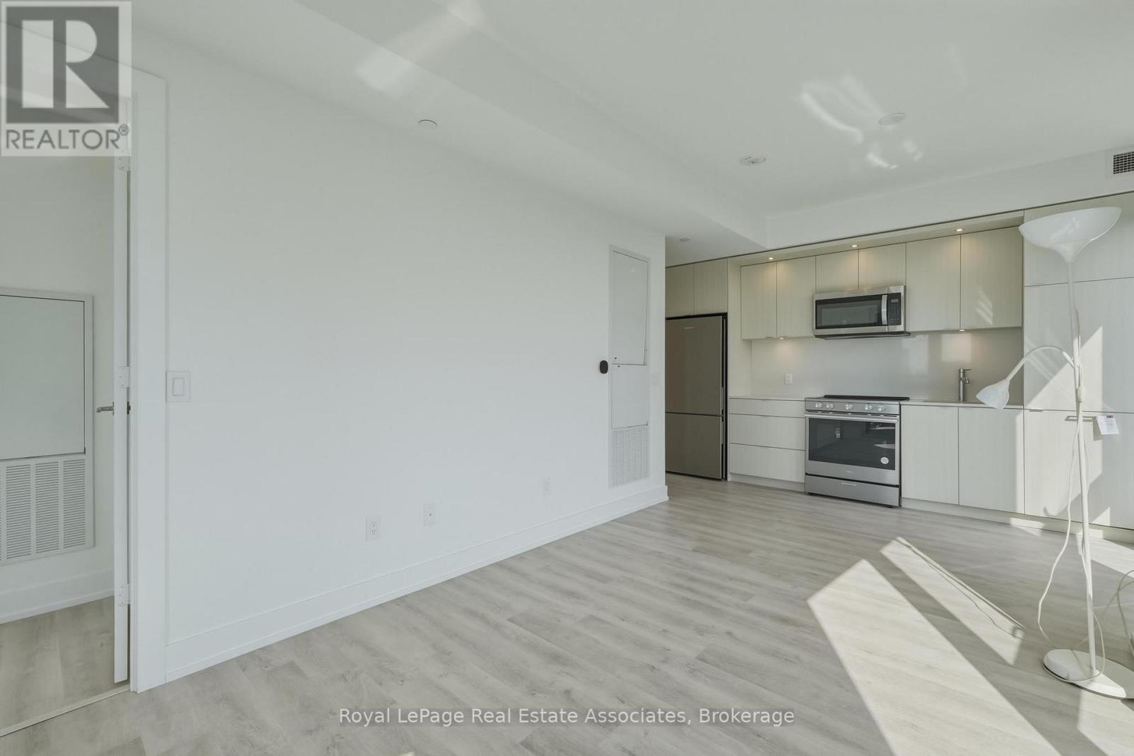 1804 - 25 Cordova Avenue, Toronto, Ontario  M9A 0E5 - Photo 4 - W13515192