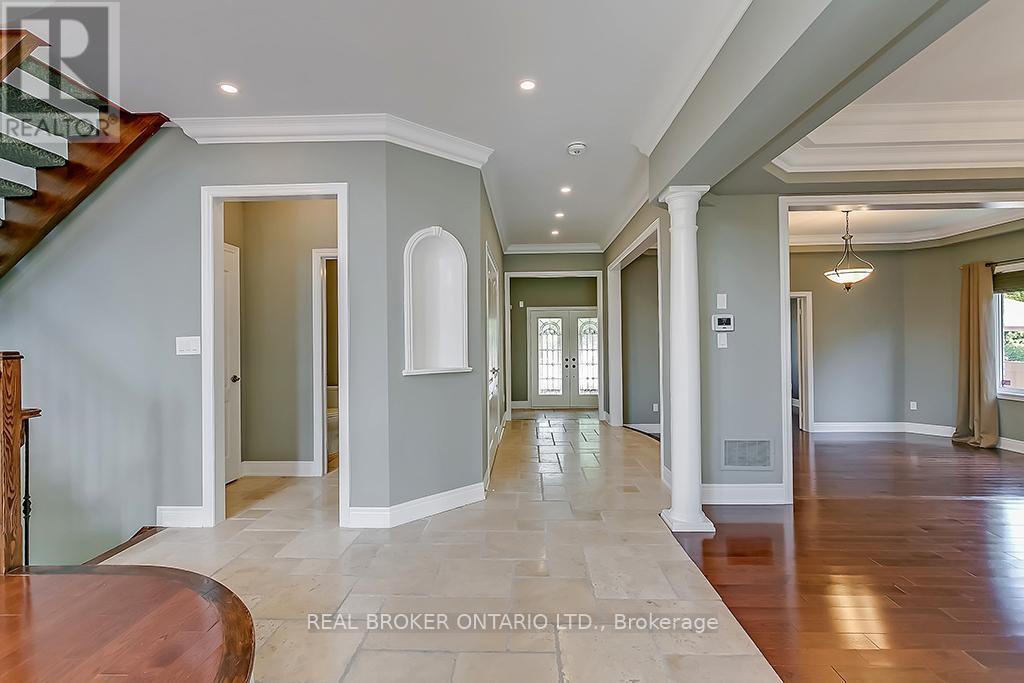 1510 Arrowhead Road, Oakville, Ontario  L6H 7V6 - Photo 5 - W13515202