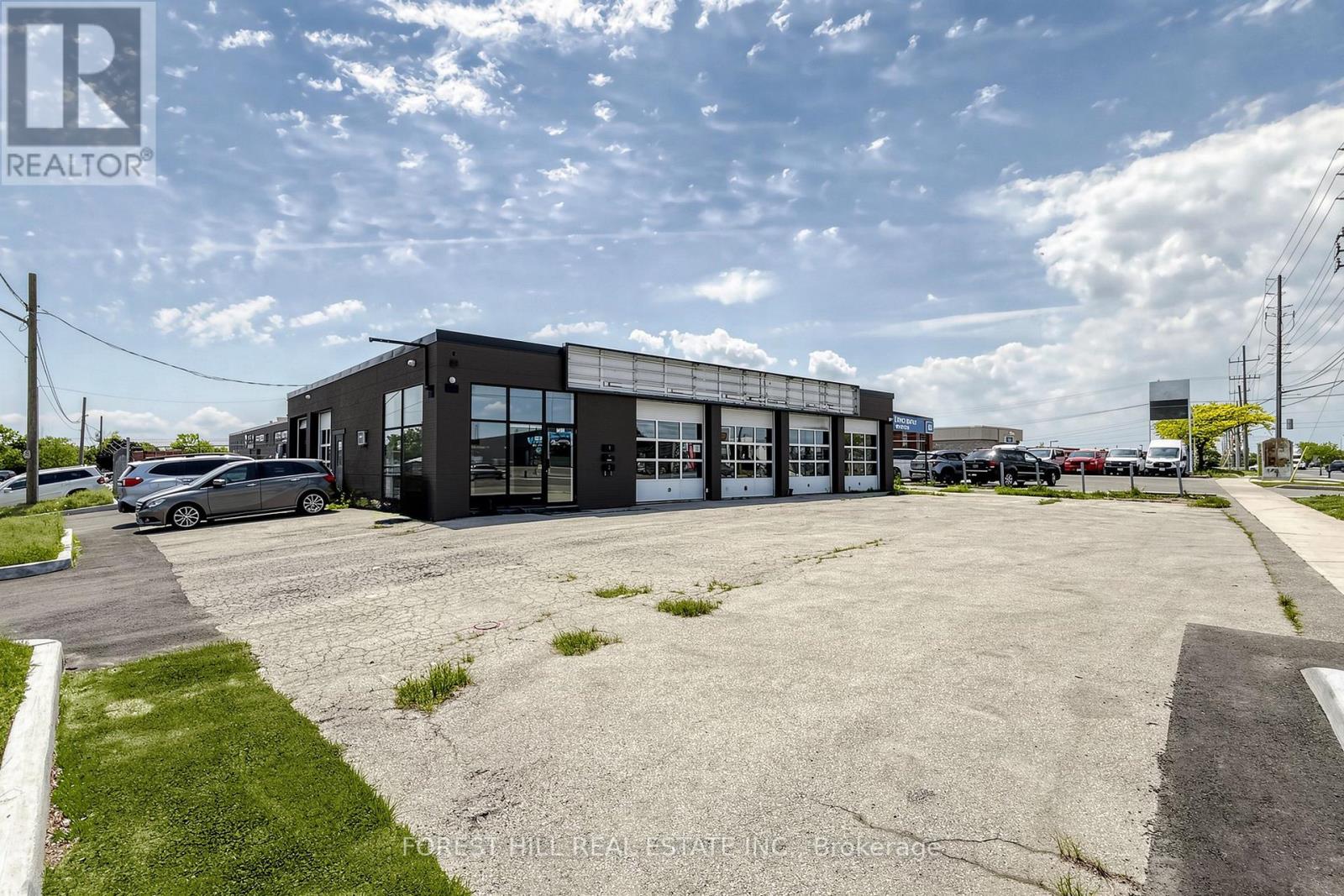 1502 Speers Road, Oakville, Ontario  L6L 2X7 - Photo 2 - W13515238