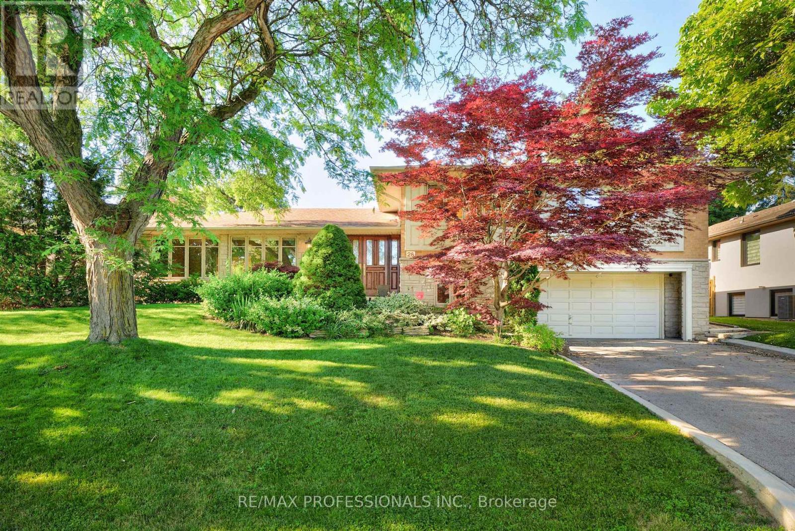 28 Aylesbury Road, Toronto, Ontario  M9A 2M5 - Photo 4 - W13515352