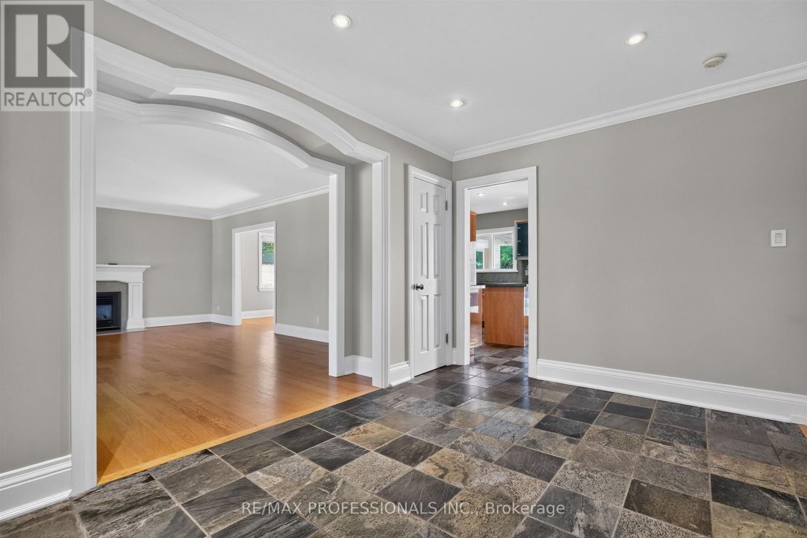28 Aylesbury Road, Toronto, Ontario  M9A 2M5 - Photo 8 - W13515352