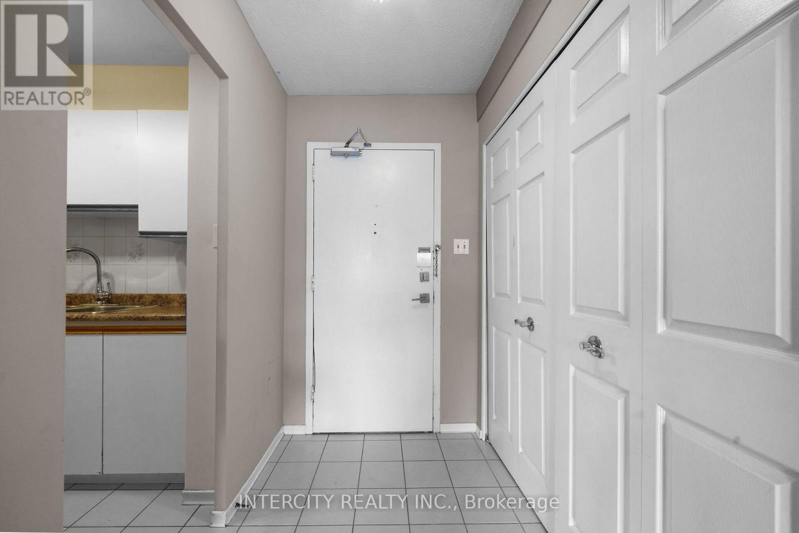 302 - 2825 Islington Avenue, Toronto, Ontario  M9L 2K1 - Photo 6 - W13515374