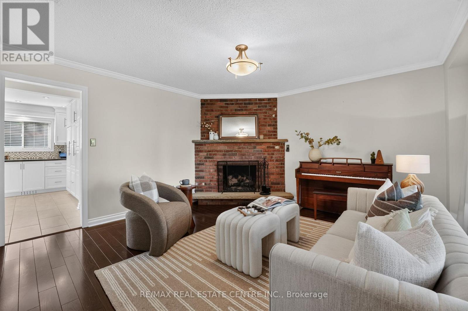 403 Isabella Avenue, Mississauga, Ontario L5B 2K2 - Photo 11 - W13515386