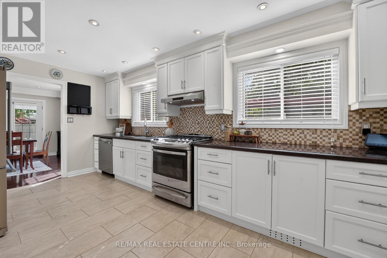 403 Isabella Avenue, Mississauga, Ontario L5B 2K2 - Photo 15 - W13515386