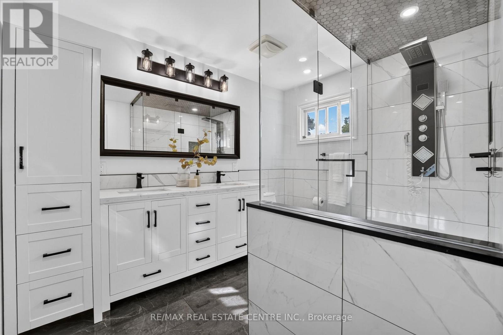 403 Isabella Avenue, Mississauga, Ontario L5B 2K2 - Photo 21 - W13515386