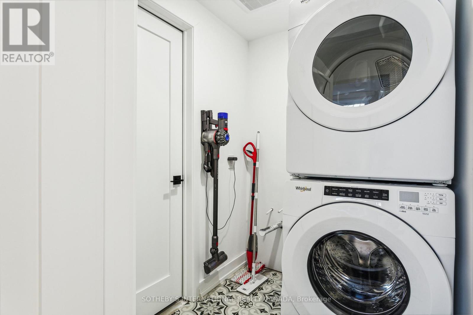 Lower - 73 Guthrie Avenue, Toronto, Ontario  M8Z 2M9 - Photo 18 - W13515392