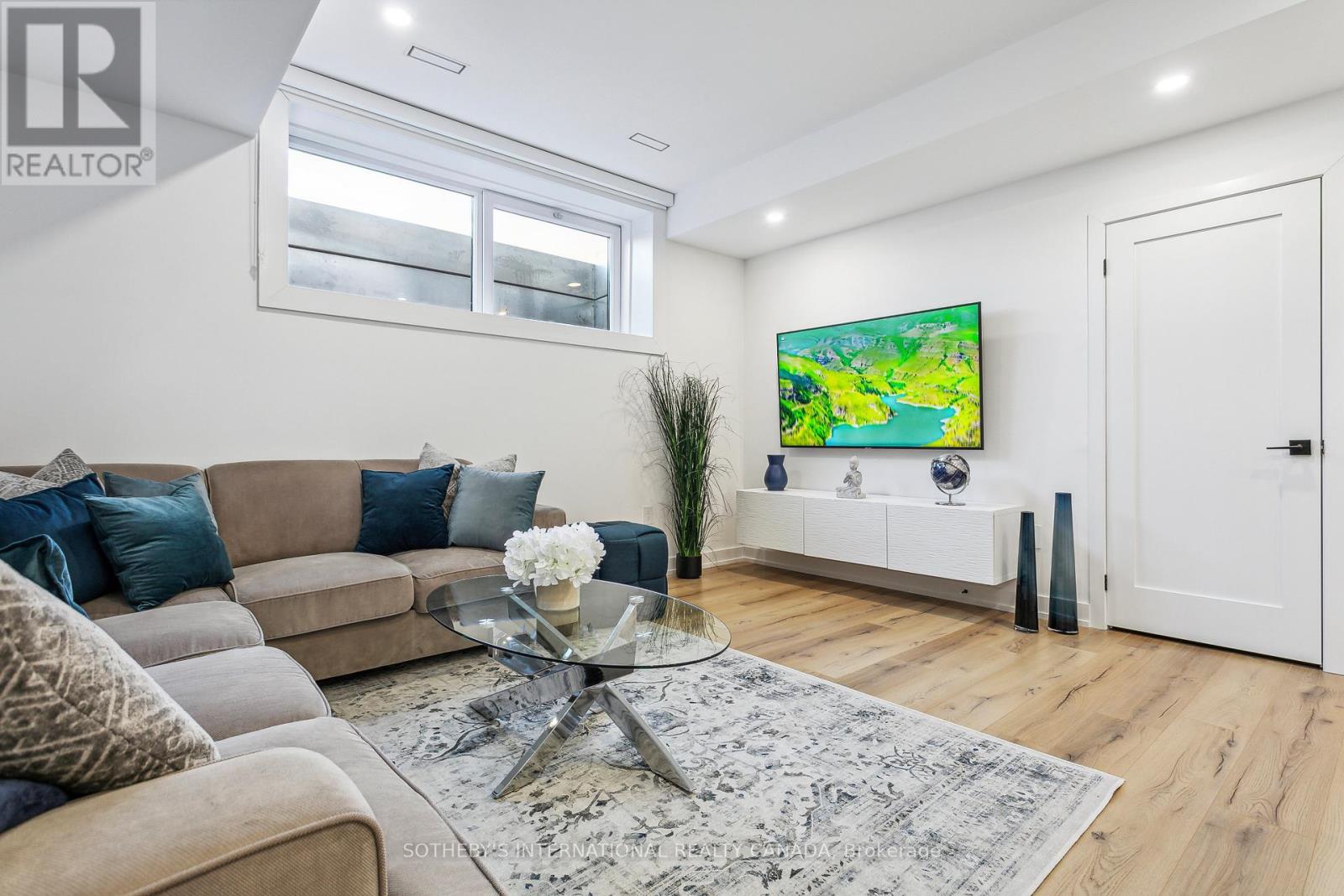 Lower - 73 Guthrie Avenue, Toronto, Ontario  M8Z 2M9 - Photo 3 - W13515392