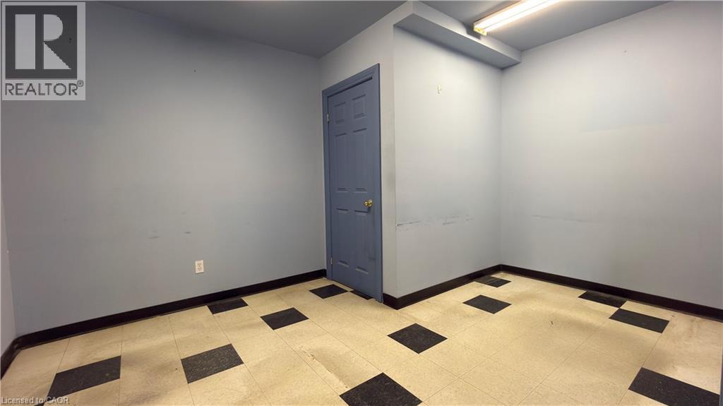 775 Pacific Road Unit# 33, Oakville, Ontario  L6L 6M4 - Photo 6 - 40844558