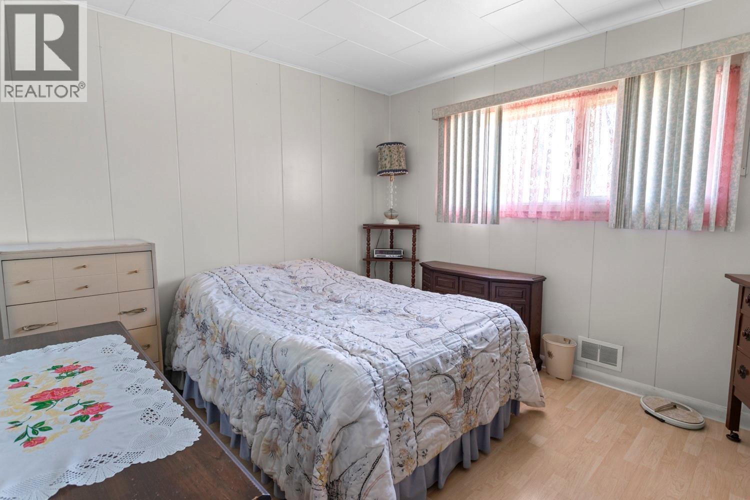 218 16th Avenue N, Creston, British Columbia V0B 1G5 - Photo 11 - 10377880
