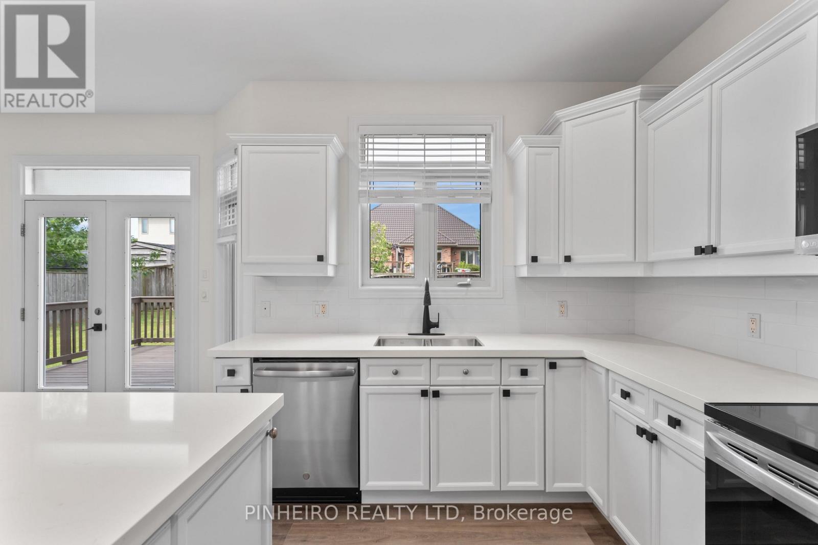 454 Cottontail Crescent, London North, Ontario N5X 4N4 - Photo 5 - X13515462