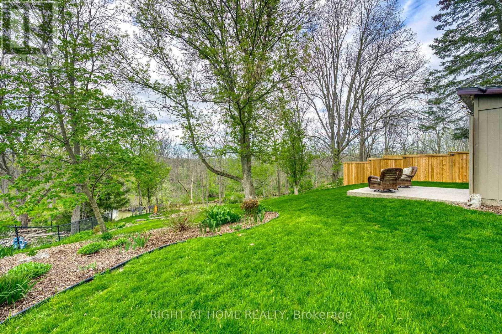 4332 Petrolia Line, Enniskillen, Ontario N0N 1R0 - Photo 14 - X13515472