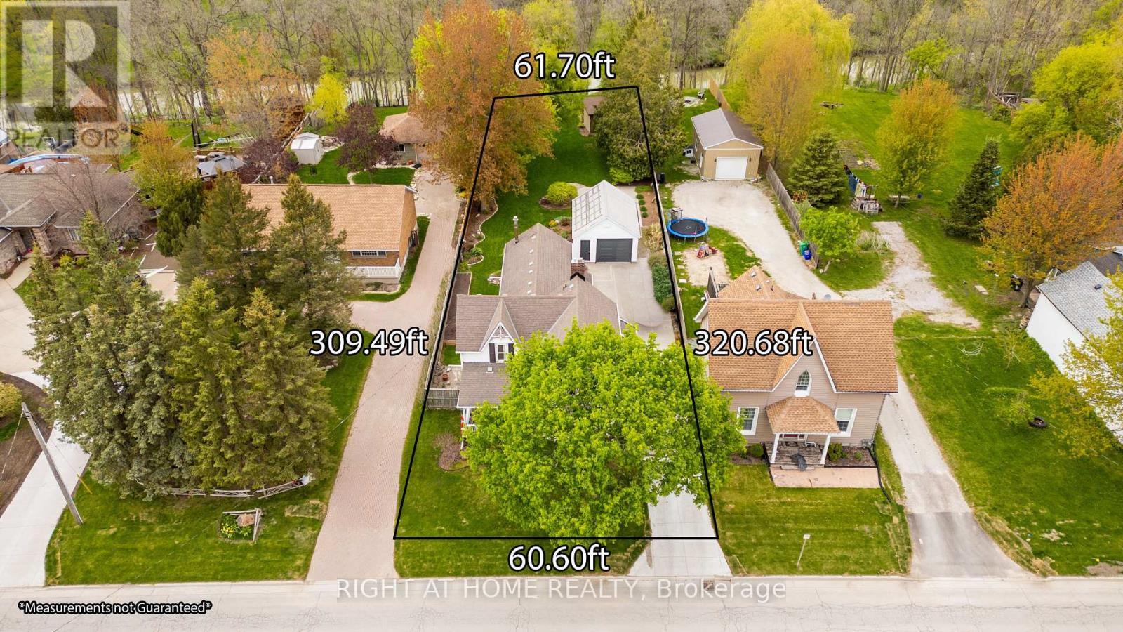 4332 Petrolia Line, Enniskillen, Ontario N0N 1R0 - Photo 3 - X13515472