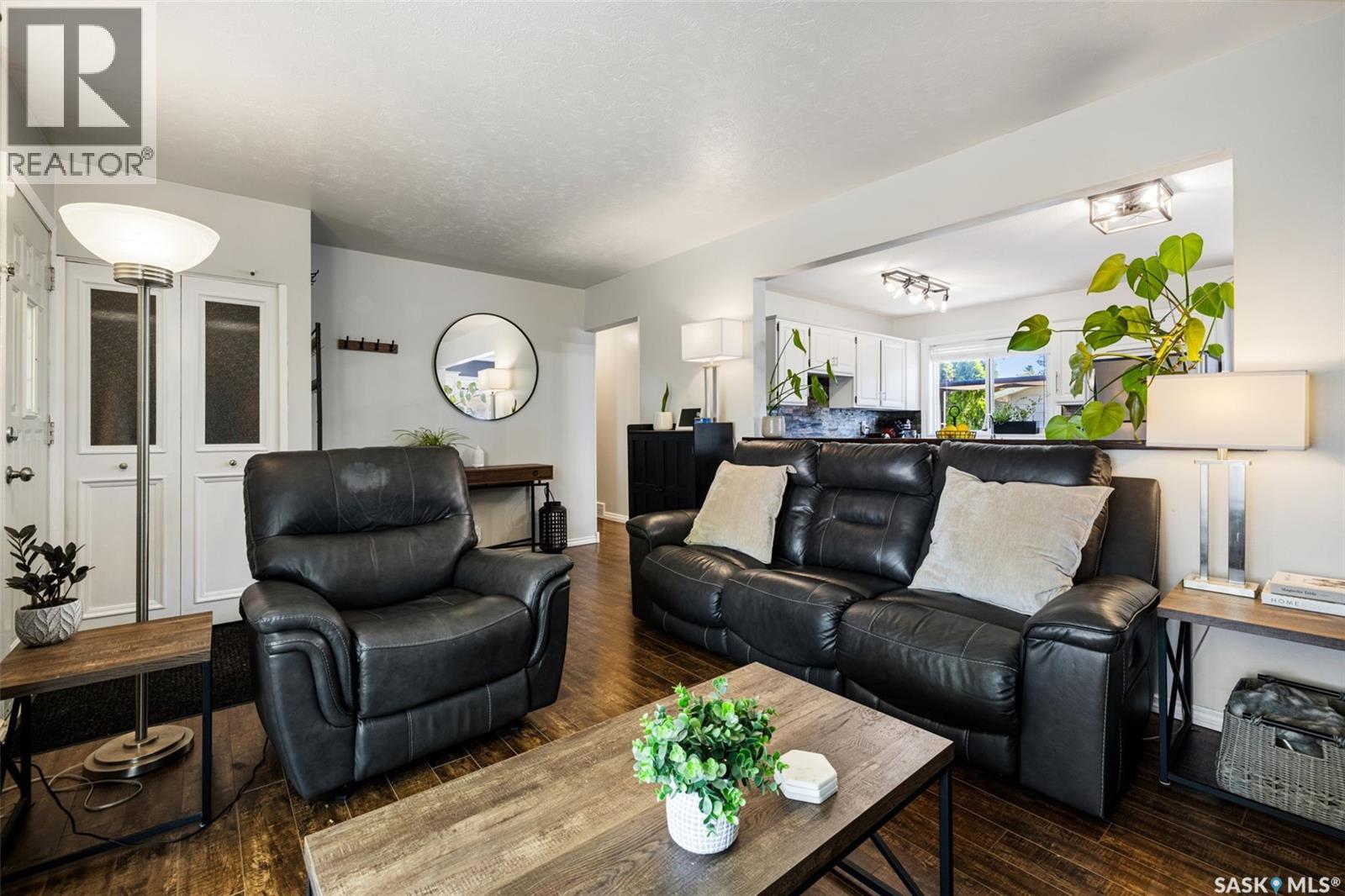 261 Cornwall Street N, Regina, Saskatchewan  S4R 2G5 - Photo 3 - SK041325