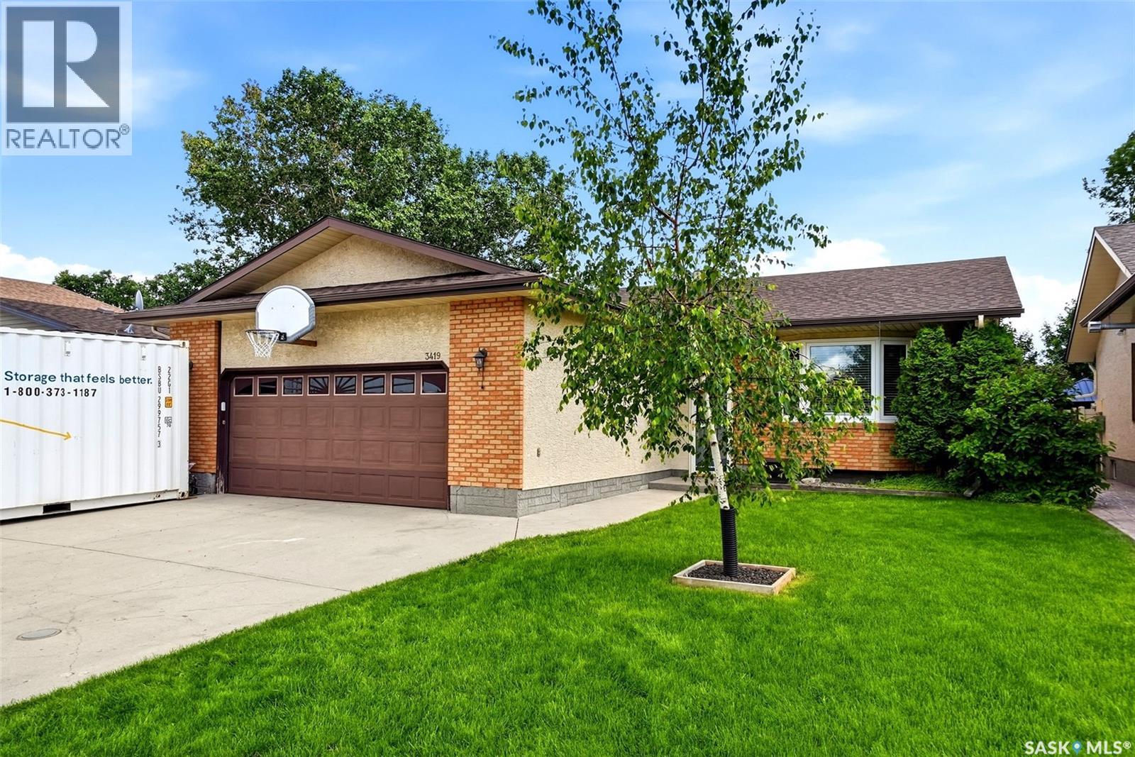 3419 Olive GROVE, Regina, Saskatchewan