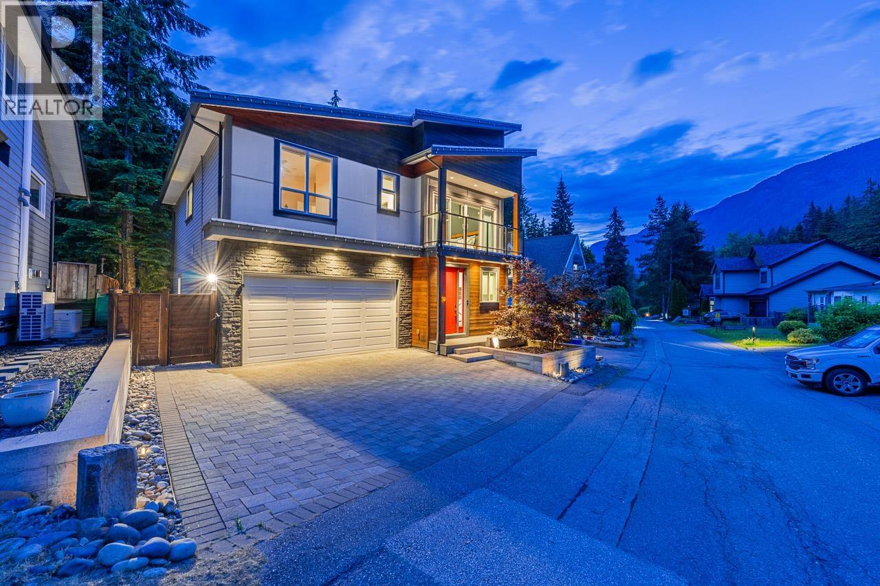 30 3295 SUNNYSIDE ROAD, Anmore, British Columbia