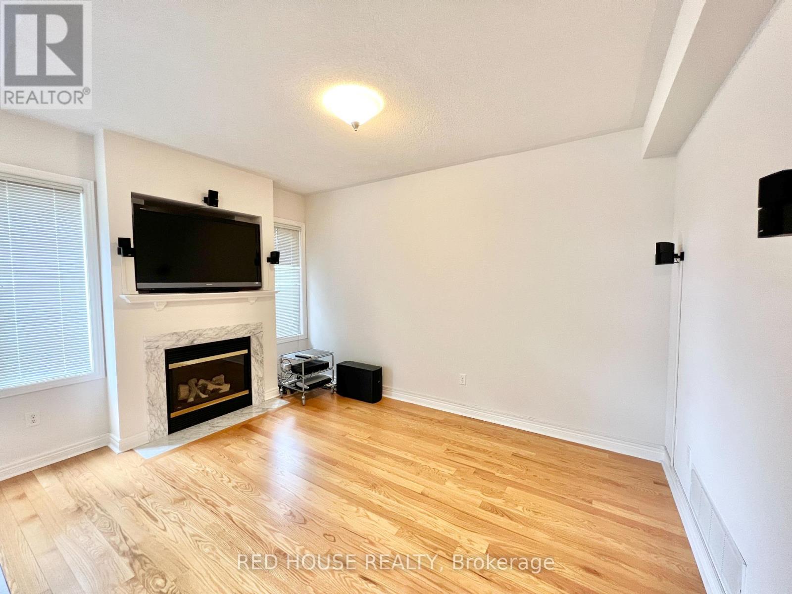30 Clovis Street, Vaughan, Ontario  L4J 8W7 - Photo 3 - N13515556