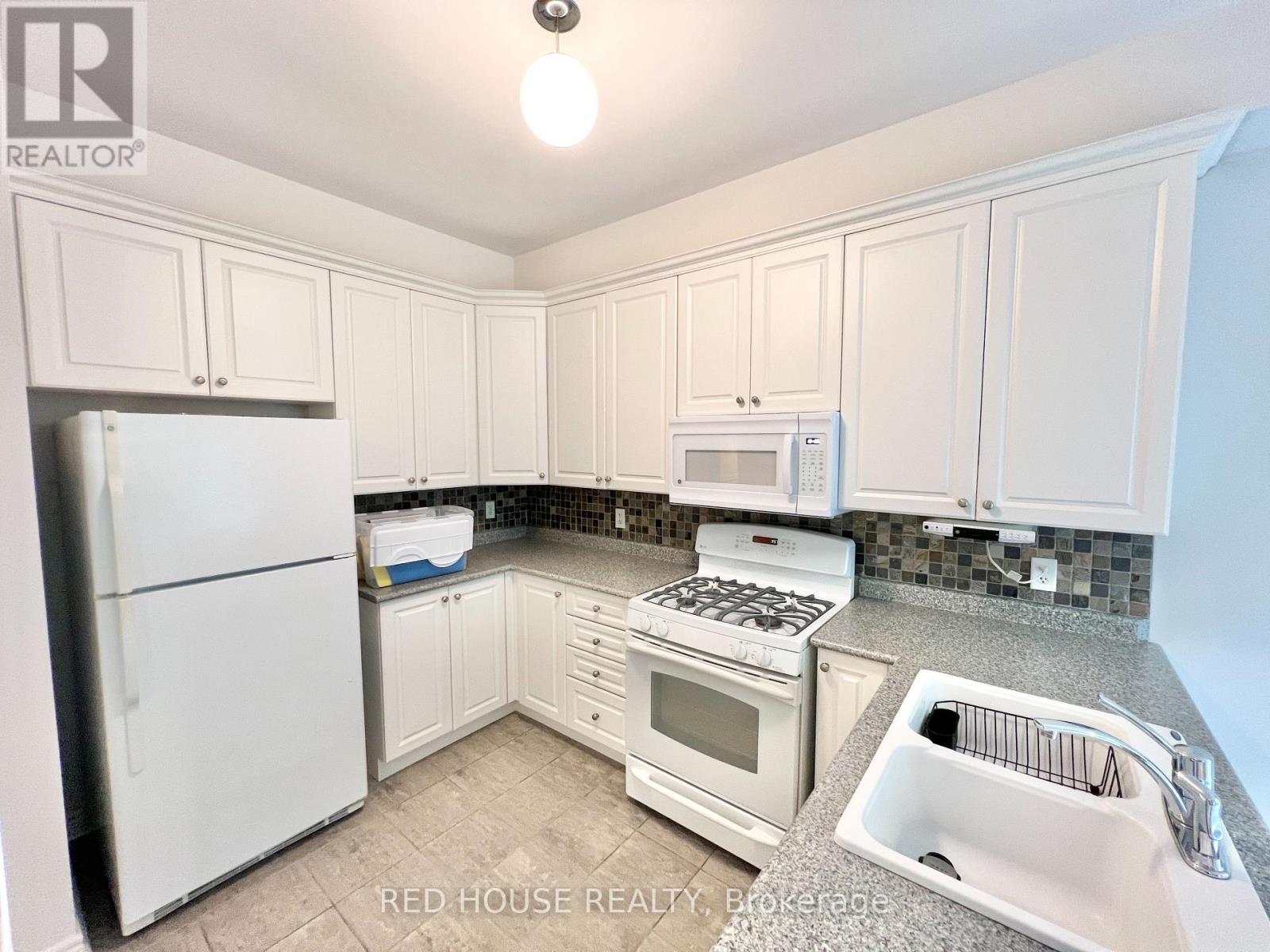 30 Clovis Street, Vaughan, Ontario  L4J 8W7 - Photo 5 - N13515556