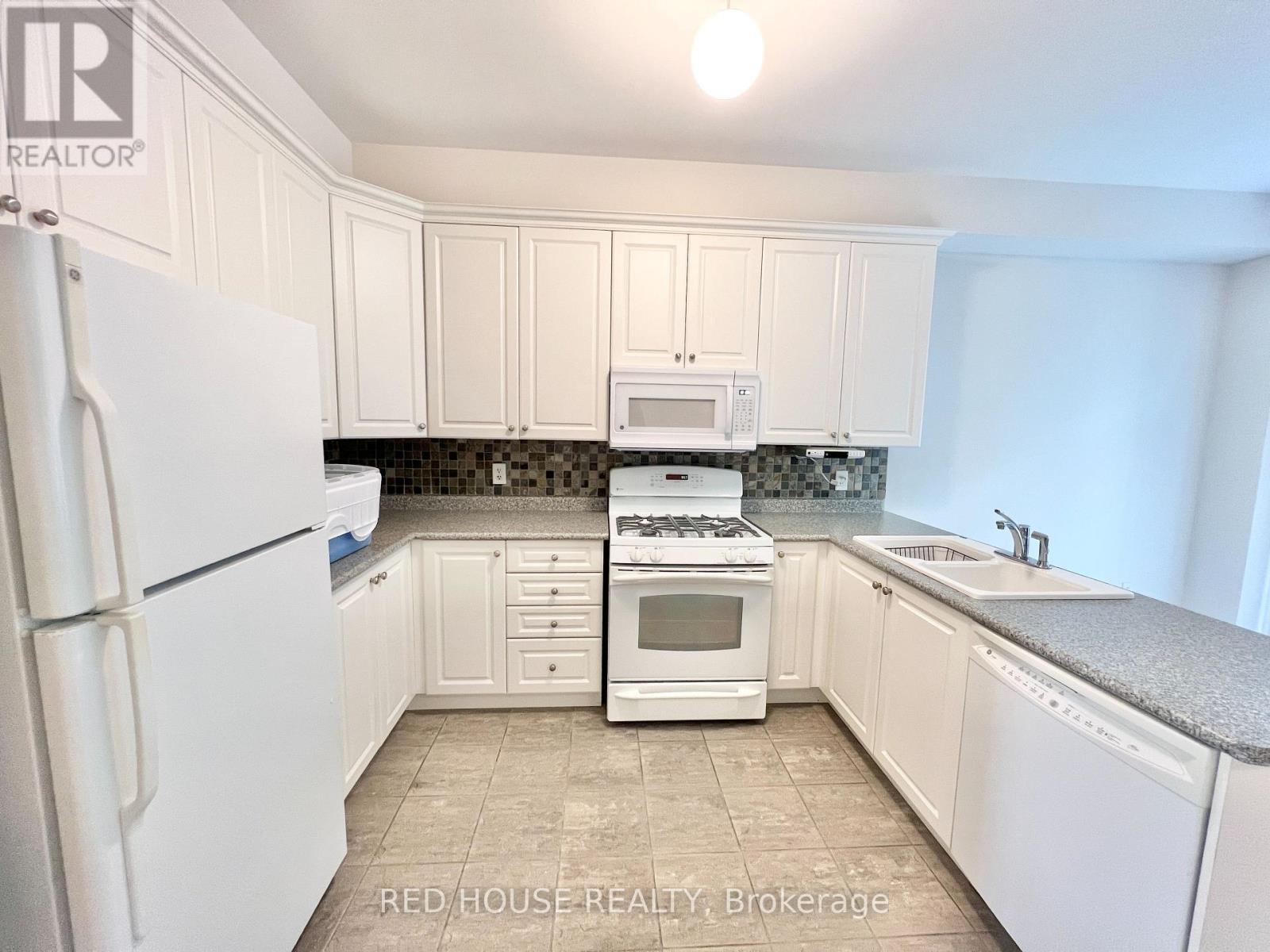 30 Clovis Street, Vaughan, Ontario  L4J 8W7 - Photo 6 - N13515556