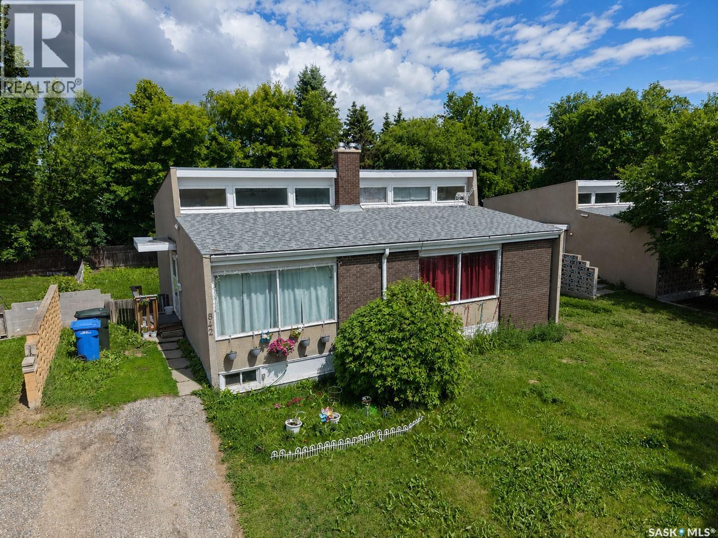 842-844 28th Street E, Prince Albert, Saskatchewan  S6V 1Y1 - Photo 2 - SK041287