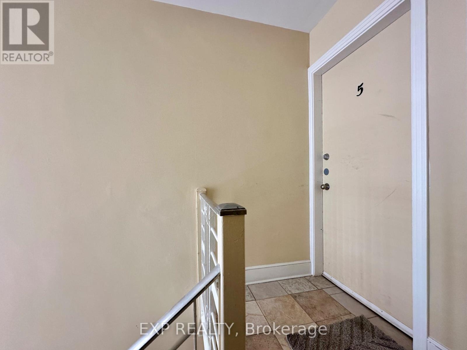 5 - 839 Kirkwood Avenue, Ottawa, Ontario  K1Z 5Y1 - Photo 3 - X13515720