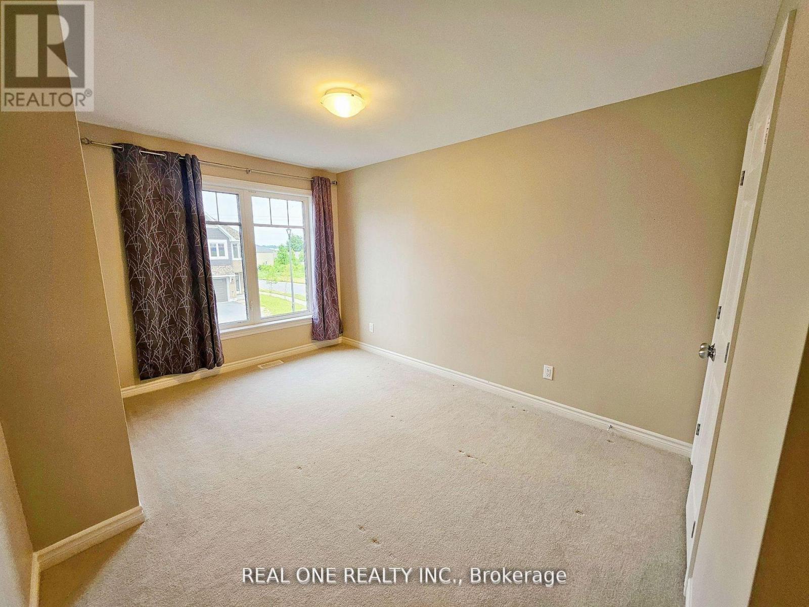 1103 Barrow Avenue, Kingston, Ontario  K7M 0G5 - Photo 8 - X12936870