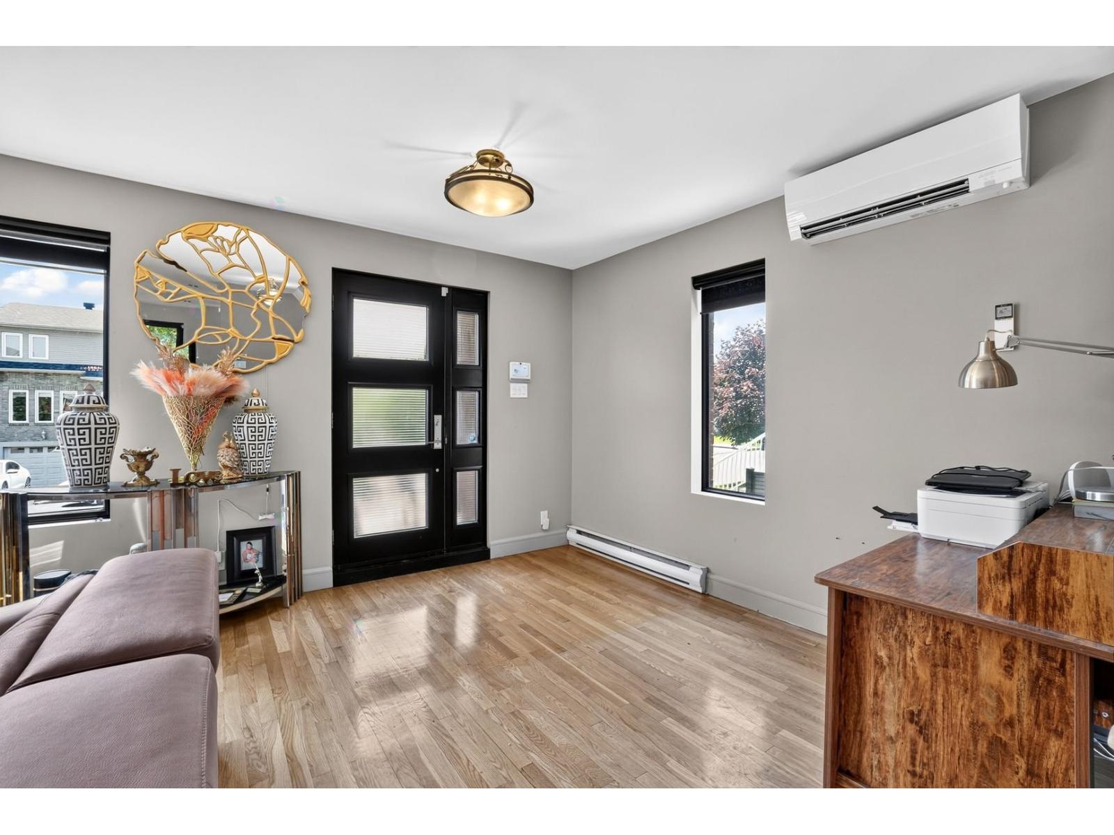 10293 Rue Marcel-Raymond Montréal (Rivière-des-Prairies/Pointe-aux-Trembles) Quebec Canada H1C2B3 3