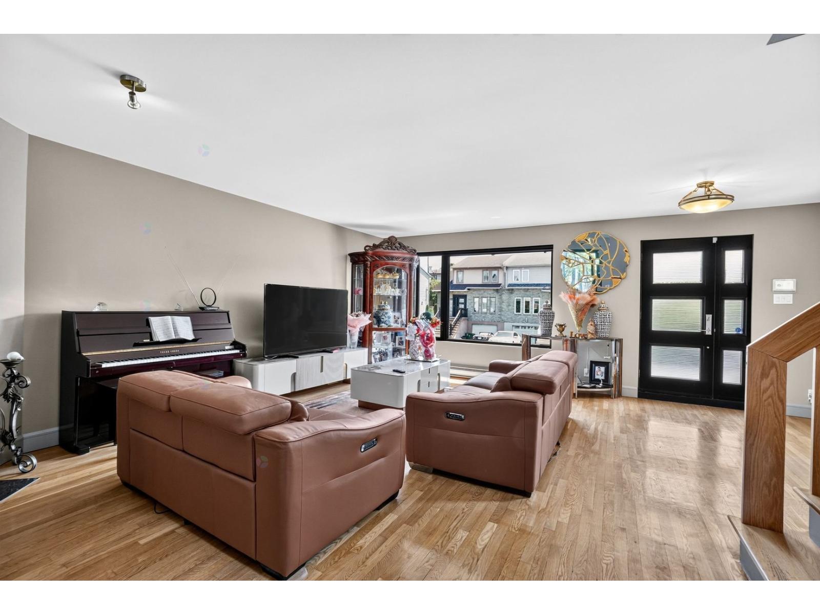 10293 Rue Marcel-Raymond Montréal (Rivière-des-Prairies/Pointe-aux-Trembles) Quebec Canada H1C2B3 5