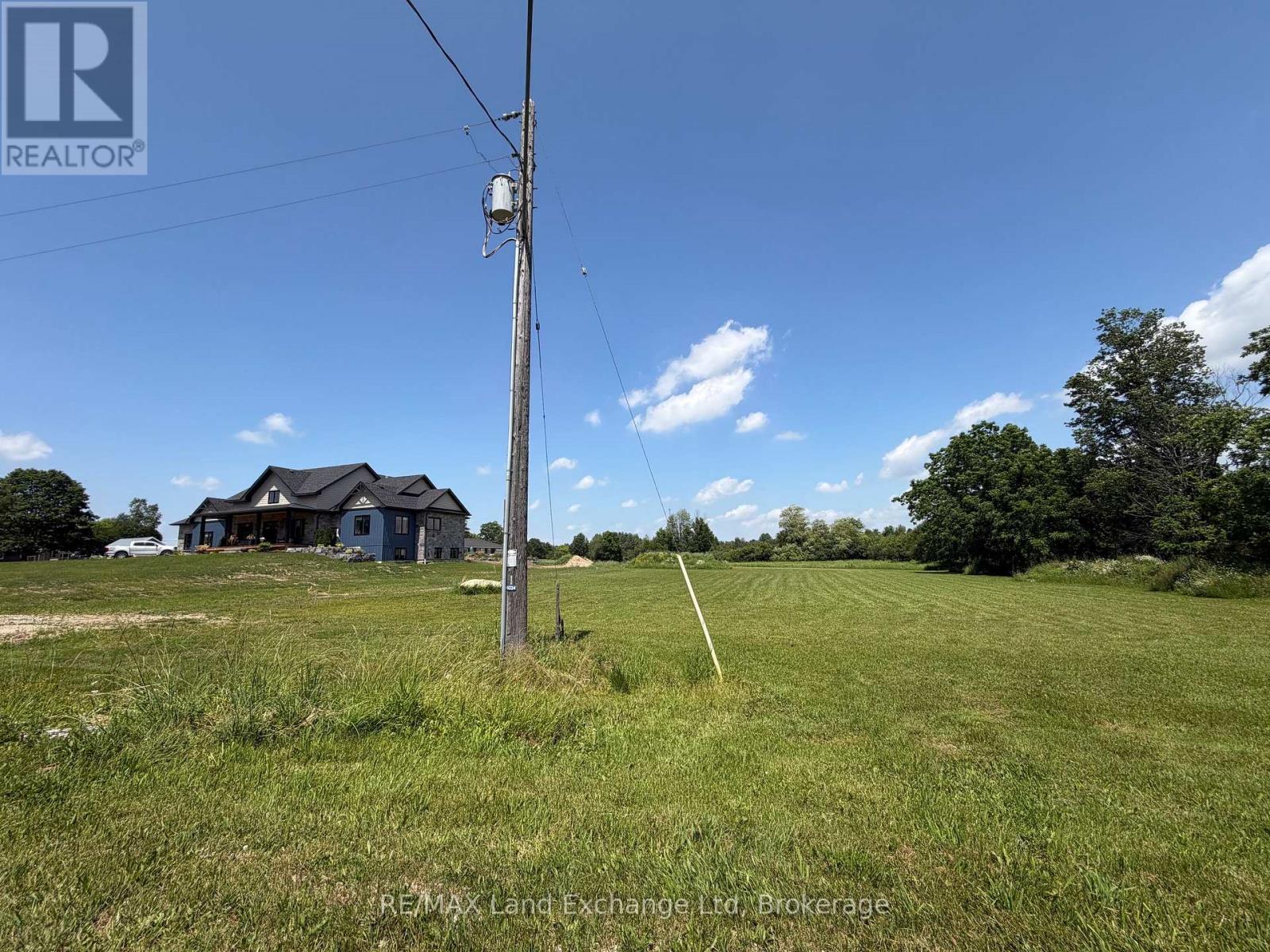 256 Stacey Street, Morris-Turnberry (Turnberry Twp), Ontario  N0G 2W0 - Photo 2 - X13515810