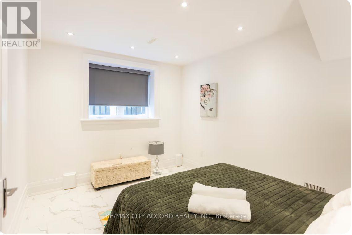 98 Upper Canada Drive, Toronto, Ontario  M2P 1S4 - Photo 28 - C13514364