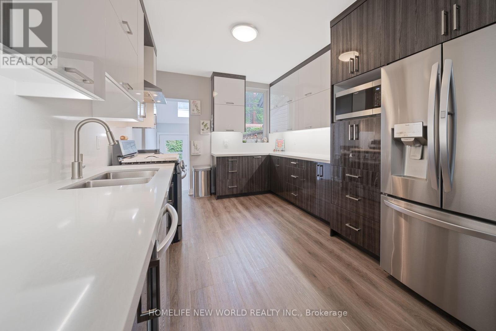 54 Marchmount Road, Toronto, Ontario  M6G 2A9 - Photo 11 - C13515872
