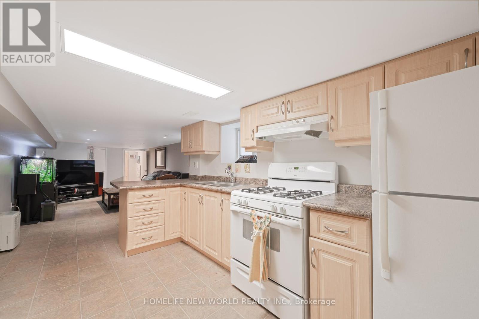 54 Marchmount Road, Toronto, Ontario  M6G 2A9 - Photo 30 - C13515872